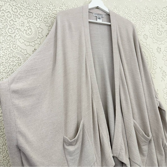 Barefoot Dreams Style 922 Cozychic Ultra Lite Knit Circle Shrug Wrap OS - Picture 3 of 9